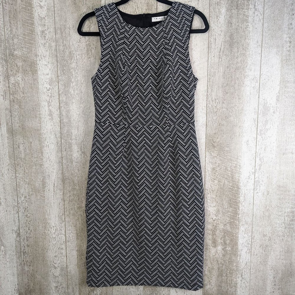 NWT Trina Turk Fitted Pencil Midi Dress Size 8 Black White Zig Zag Knit